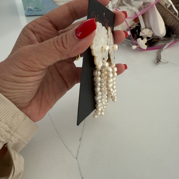 Victoria Hayman Carved Flower & Pearl Drop Earrings New - Picture 4 of 4